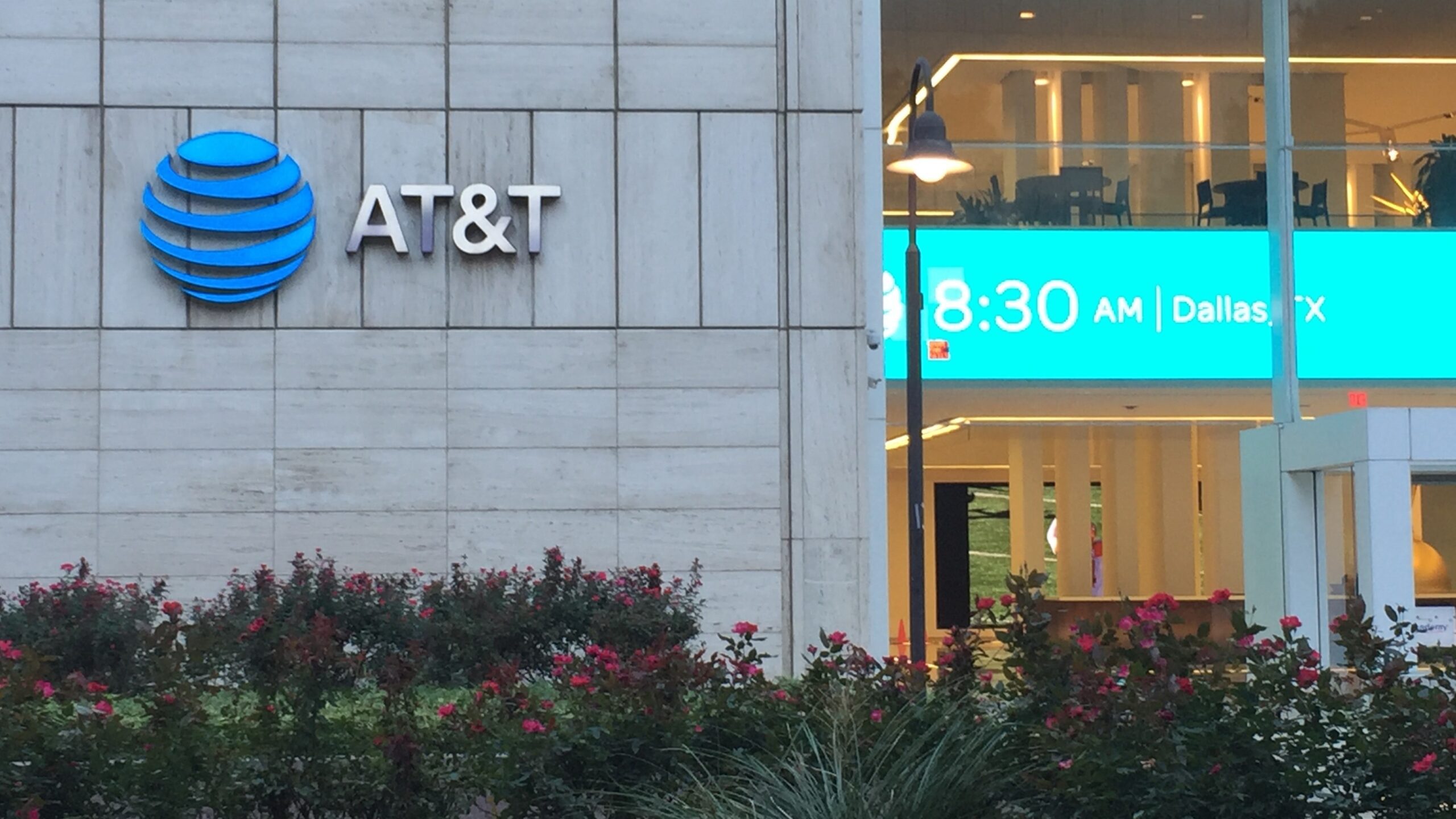 AT&T Finalizes $23 Billion Spectrum Acquisition - The Technology Express